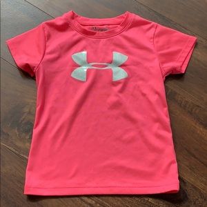 Girls 4T under armour T-shirt